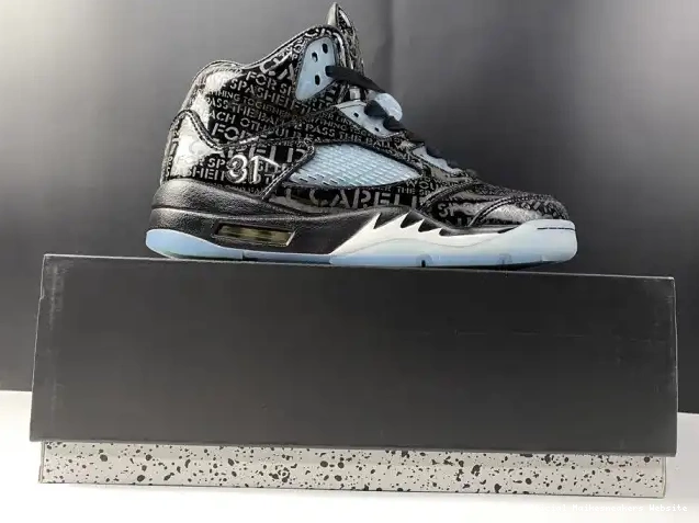 Official Maikesneakers Retro AIR Doernbecher Jordan 633068-010 5 0605